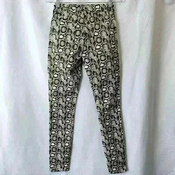 ๐ NWT ๐ Good American Good Legs Snake Jeans, Size 2 - Picture 8 of 8